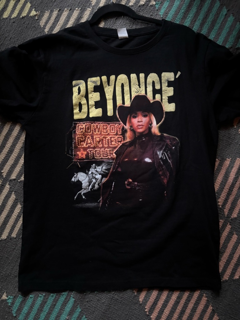 Beyoncé Cowboy Carter Tour Graphic Tee - Black with Gold - LRG